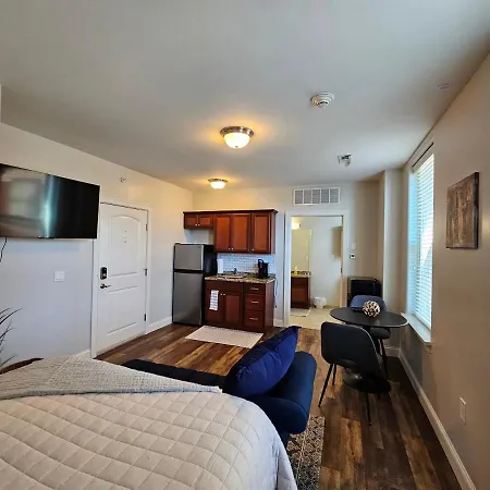 Cozy Stay At The Inman - 214 Champaign Exterior photo