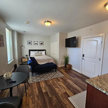 Cozy Stay At The Inman - 214 Champaign Exterior photo