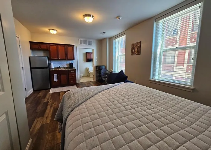 Cozy Stay At The Inman - 214