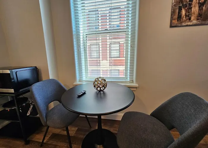 Cozy Stay At The Inman - 214